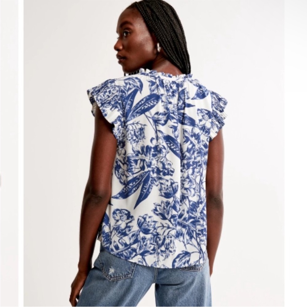 A&F Ruffle Angel Sleeve Top - Picture 4 of 7